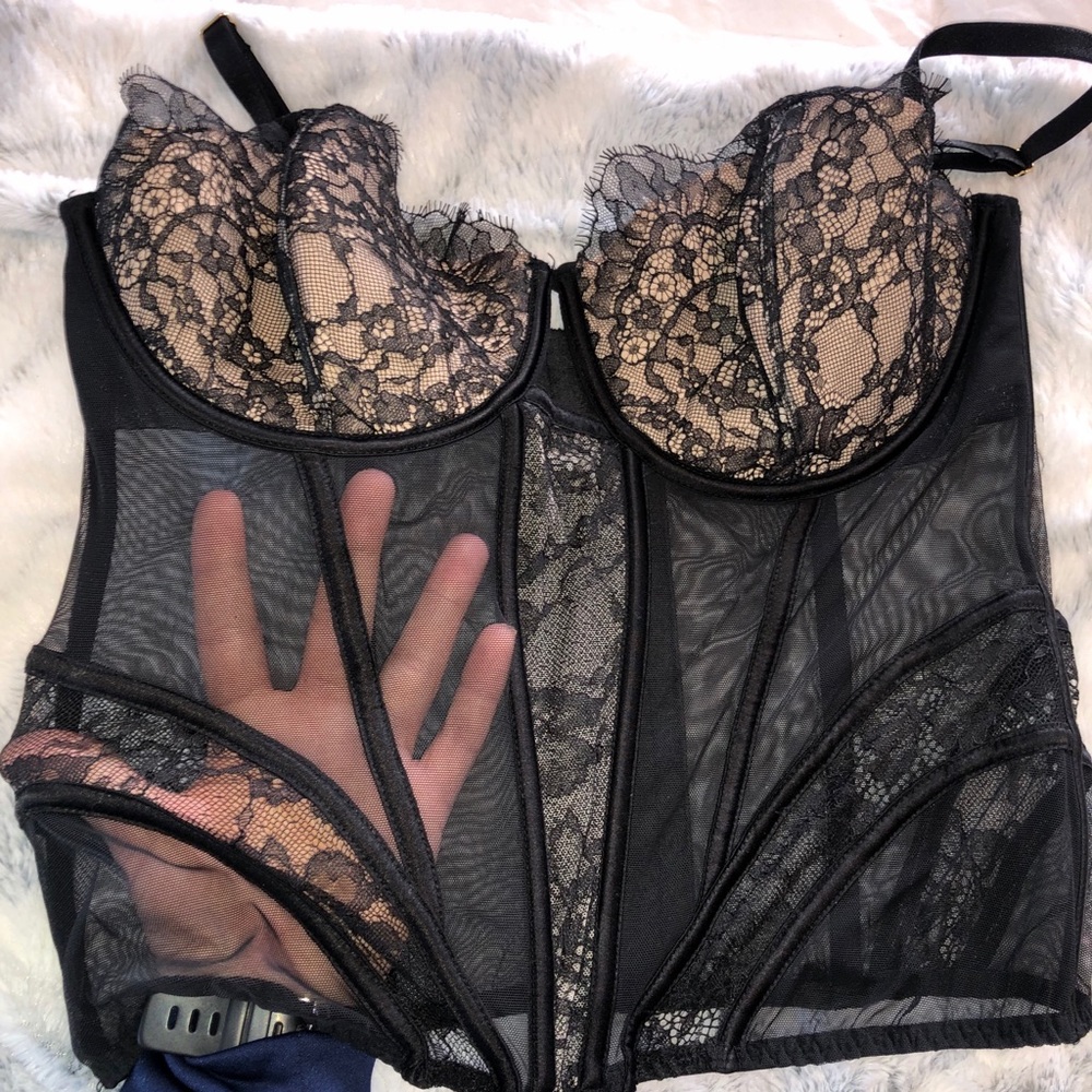 Lingerie - Picture 2 of 6